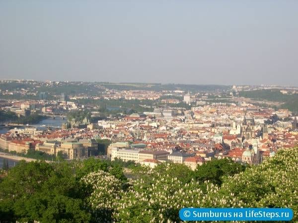 Подняться на башню наблюдения Петржин в Праге