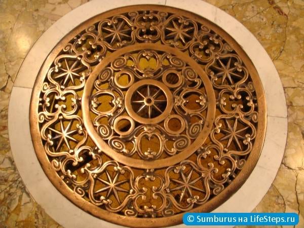 В соборе Петра - там кто-то есть