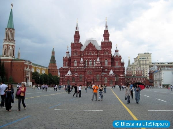 Посетить Красную площадь в Москве